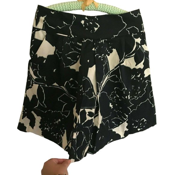 The Limited A-Line floral pleated skirt Size S Small Cocktail Flair Black White - Picture 9 of 12